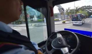深圳无人驾驶公交车